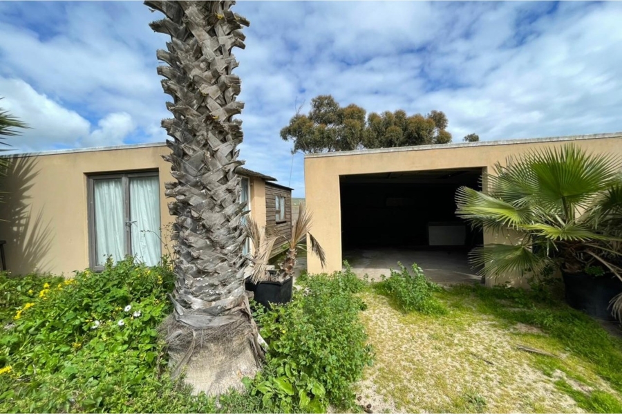 5 Bedroom Property for Sale in Stompneus Bay Western Cape